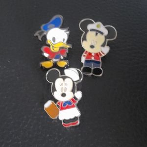 Disney pins